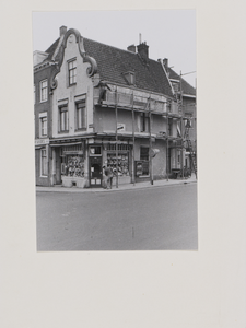 606566 Gezicht op het pand Westerkade 1 te Utrecht.